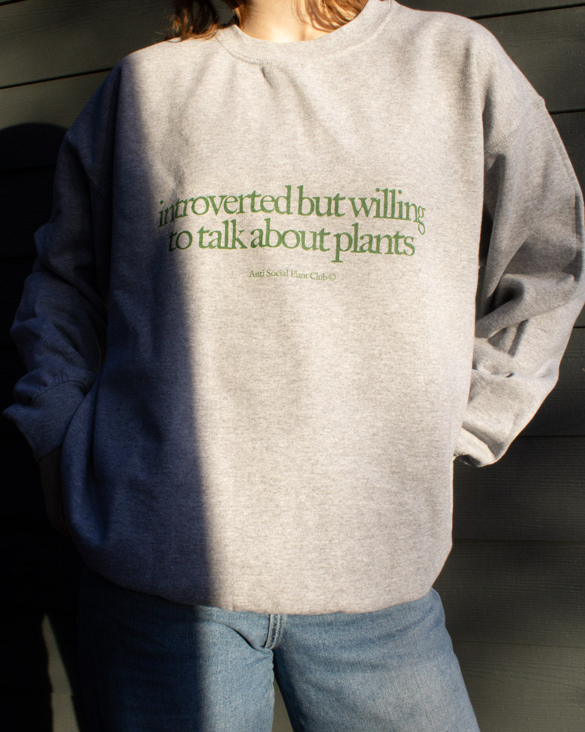 INTROVERT CREWNECK