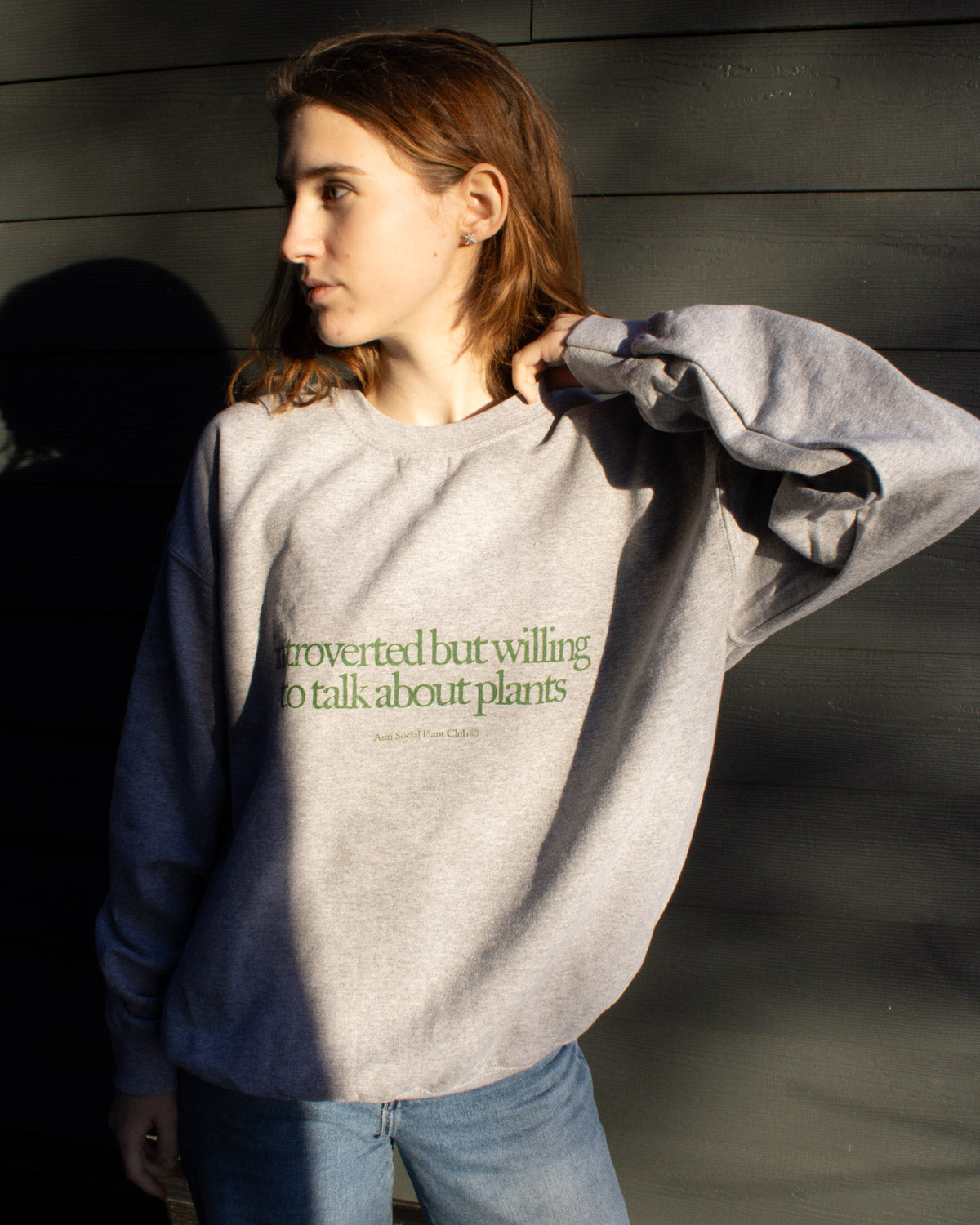 INTROVERT CREWNECK