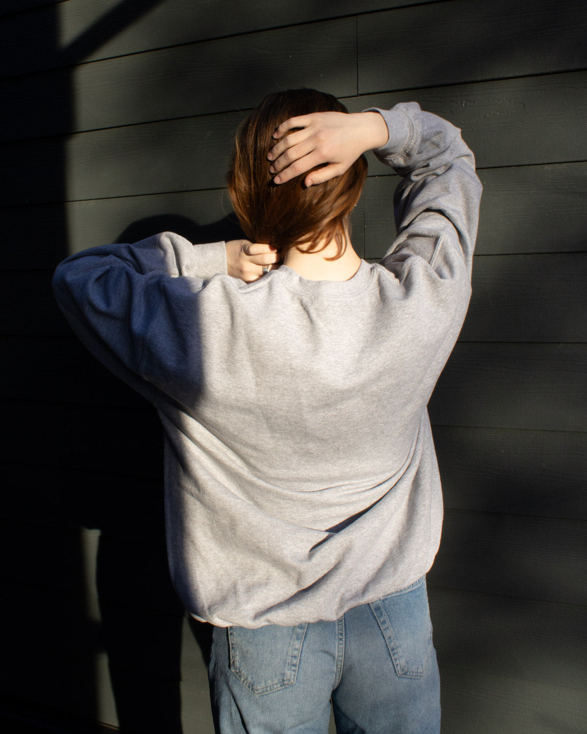 INTROVERT CREWNECK